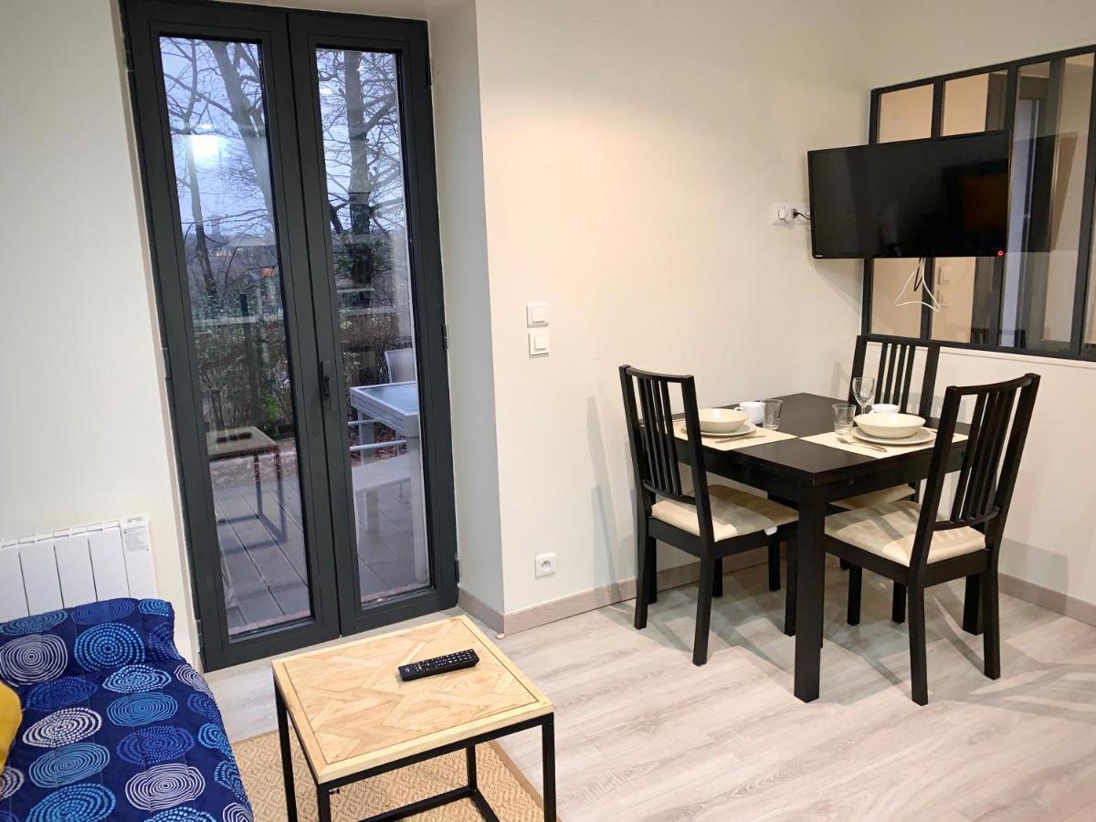 Apartment La Longere, Proche Hec, Versailles, Parking Prive Gratuit *